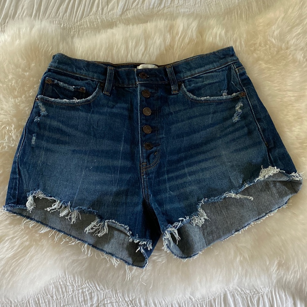 Abercrombie high rise mom short
